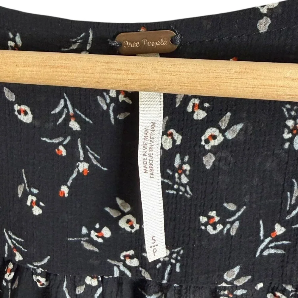 Free People Boho Floral Babydoll‎ Smocked Crop Blouse Black Small Cottagecore